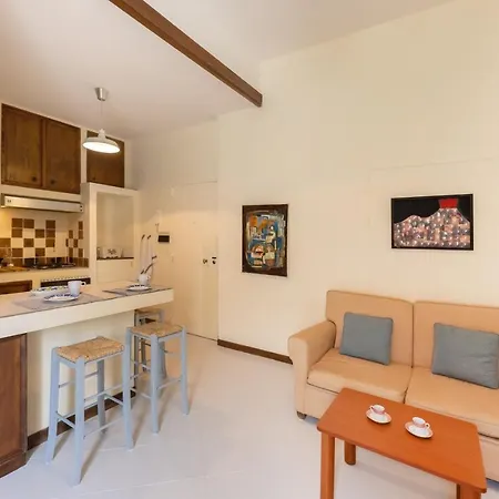 Un Posto Al Centro Naples